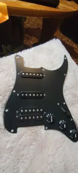 PICKGUARD SSH BLACK