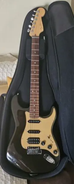 2006 FENDER AMERICAN DELUXE STRATOCASTER MONTEGO BLACK W/GIGBAG