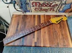 WARMOTH FENDER LICENSED STRATOCASTER NECK COMPOUND RADIUS V-TAPER NITROCELLULOSE