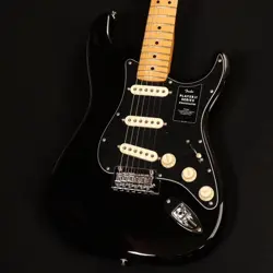 FENDER LIMITED PLAYER II STRATOCASTER BLACK PICKGUARD   BLACK