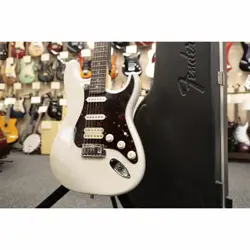 9328 FENDER USA AMERICAN DELUXE STRAT NO.YG1715