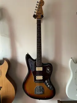 FENDER KURT COBAIN ROAD WORN JAGUAR 3 COLOR SUNBURST 2011 ELECTRIC GUITAR