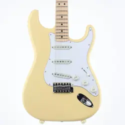 FENDER YNGWIE MALMSTEEN STRATOCASTER SCALLOPED MAPLE FINGERBOARD VINTAGE WHITE