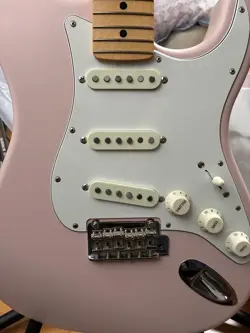 COLLECTION STRATOCASTER SAFE