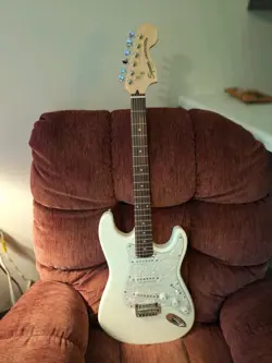 PICKGUARD NEVER PLAYED