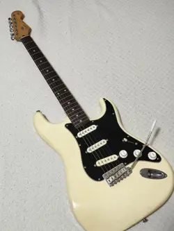 SQUIRE BY FENDER JAPAN STRATOCASTER Q SERIAL SAFE PACKING!