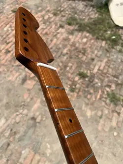 21FRET ROASTED MAPLE