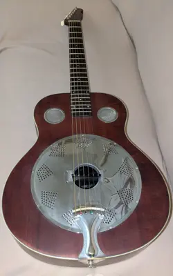 BROWN DERBY RESONATOR