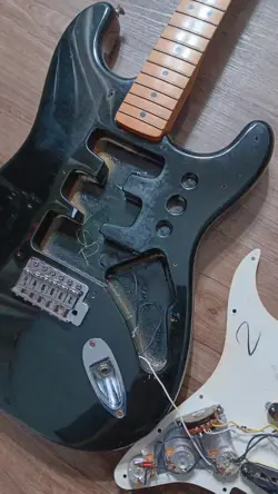 STANDARD STRATOCASTER 2002