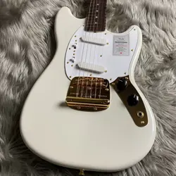 MUSTANG -WHITE PEARL