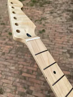 ELECTRIC GUITAR NECK FLAME MAPLE 22FRET FENDER STRAT REPLACEMENT HANDLE 25.5IN