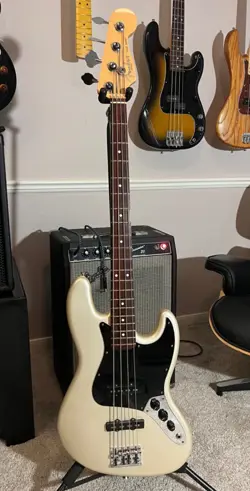 WHITE/PEARL METALLIC