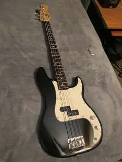 2003 FENDER MADE IN MEXICO PRECISION BASS GUITAR BLACK LACQUER