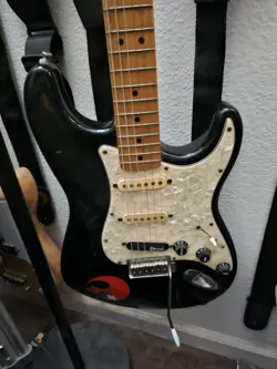 1958 FENDER STRATOCASTOR ELECTRIC GUITAR