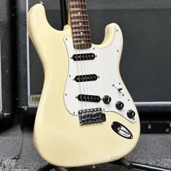 FENDER JAPAN ST72-65 OLYMPIC WHITE E SERIAL ELECTRIC GUITAR USED FROM JAPAN