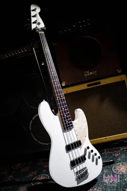 FENDER MADE IN JAPAN ELEMENTAL JAZZ BASS WHITE ELECTRIC BASS GUITAR USED