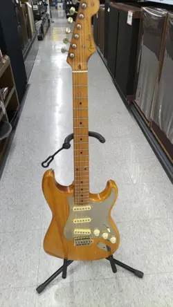 FENDER JAPAN ST57-50 STRATOCASTER TYPE ELECTRIC GUITAR