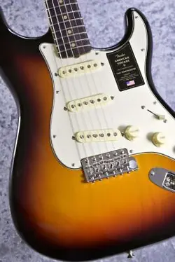 FENDER: AMERICAN VINTAGE II 61 STRATOCASTER 3COLOR SUNBURST 3.44KG