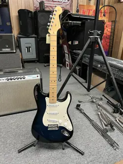 2005 FENDER, AMERICAN STRATOCASTER ￼￼