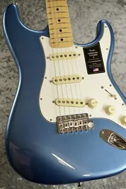 FENDER: AMERICAN VINTAGE II 73 STRATOCASTER LAKE PLACID BLUE 3.68KG