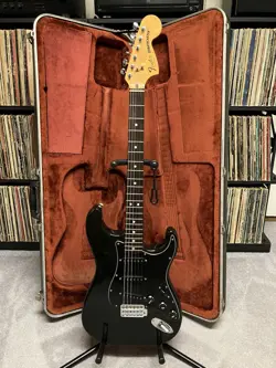 STRATOCASTER W/ORIGINAL