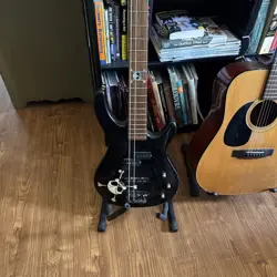 SQUIER BY FENDER ELECTRIC BASS SKULL & CROSSBONES RARE