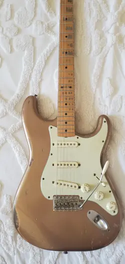 FENDER VINTERA FIREMIST GOLD ROAD WORN '60S STRATOCASTER