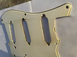 PICKGUARD HOLE STRAT