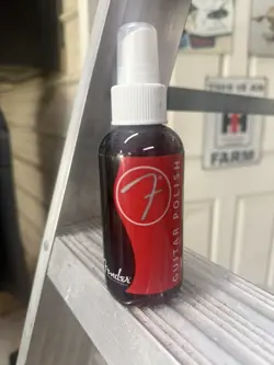 FENDER 4OZ GUITAR POLISH