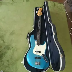 FENDER USA / ELECTRIC BASS GUITAR W/ ORIGINAL HC