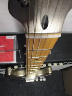 75TH ANNIVERSARY STRATOCASTER