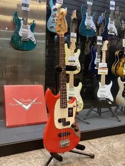 FENDER PLAYER II MUSTANG BASS PJ ROSEWOOD FINGERBOARD CORAL RED