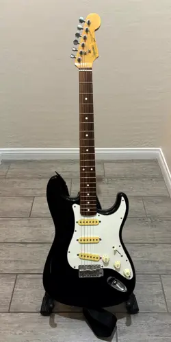 MIJ SERIES STRATOCASTER