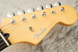 EDITION STRATOCASTER RAW
