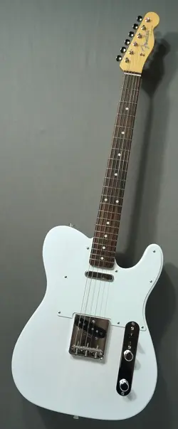 TELECASTER WHITE