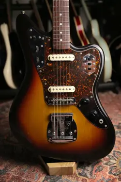 LEGENDARY FENDER JAGUAR JG66, MIJ 2005, SUNBURST