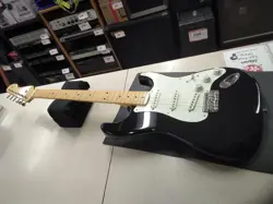 FENDER MADE IN JAPAN TRADITIONAL '50S ELECTRIC GUITAR