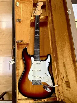 AVRI '62 STRATOCASTER