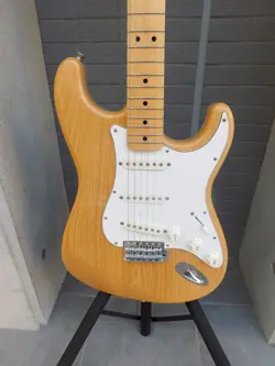FENDER JAPAN TRADITIONAL 70S STRATOCASTER890 2019 ELECTRIC GUITAR