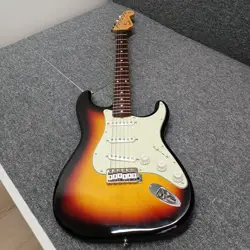 FENDER / STANDERD ST ELECTRIC GUITAR