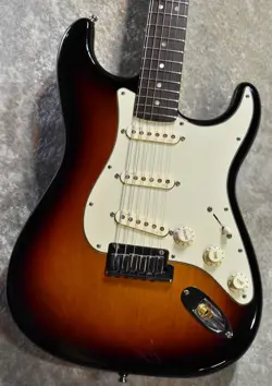 FENDER AMERICAN DELUXE STRATOCASTER 3-COLOR SUNBURST (2013) ELECTRIC GUITAR