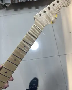 ONE-PIECE 21FRETS YELLOW GLOSS FINISH ELECTRIC GUITAR NECK FOR FENDER START BODY