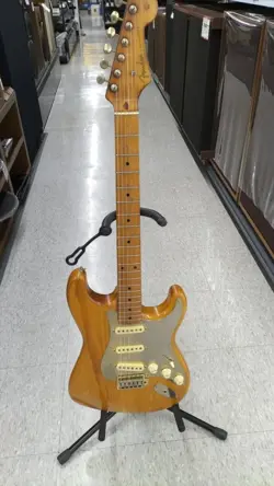 ST57-50 STRATOCASTER NATURAL