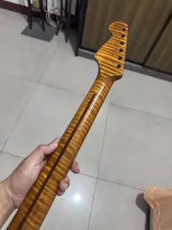 BONE NUT S S 22FRETS ROASTED FLAME MAPLE GLOSS ELECTRIC GUITAR NECK FENDER DIY