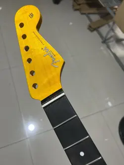 YELLOW STAINLESS STEEL 21FRETS FENDER START MAPLE ROSEWOOD ELECTRIC GUITAR NECK.