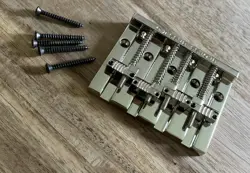 GROOVED SADDLES 4-STRING