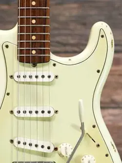 STRATOCASTER RELIC 2001