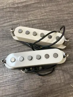 2 WHITE FENDER STRATOCASTER SINGLE COIL GUITAR PICKUPS  47