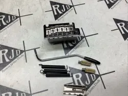 FENDER AMERICAN TWO POINT STRATOCASTER TREMOLO BRIDGE VIBRATO 2