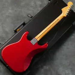 STRAT RED